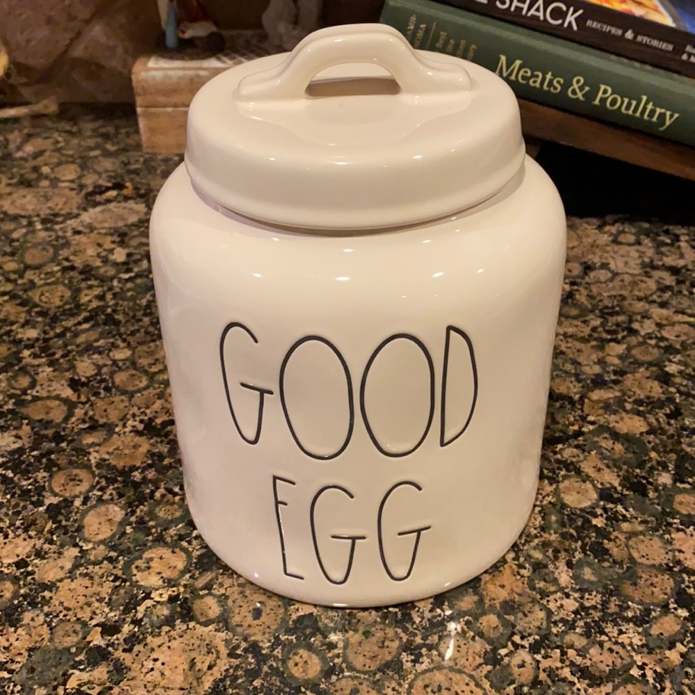 NWT Rae Dunn Good Egg cookie jar